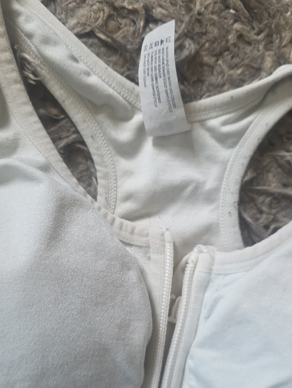 4 Sports Bras Sz L - Picture 4 of 8